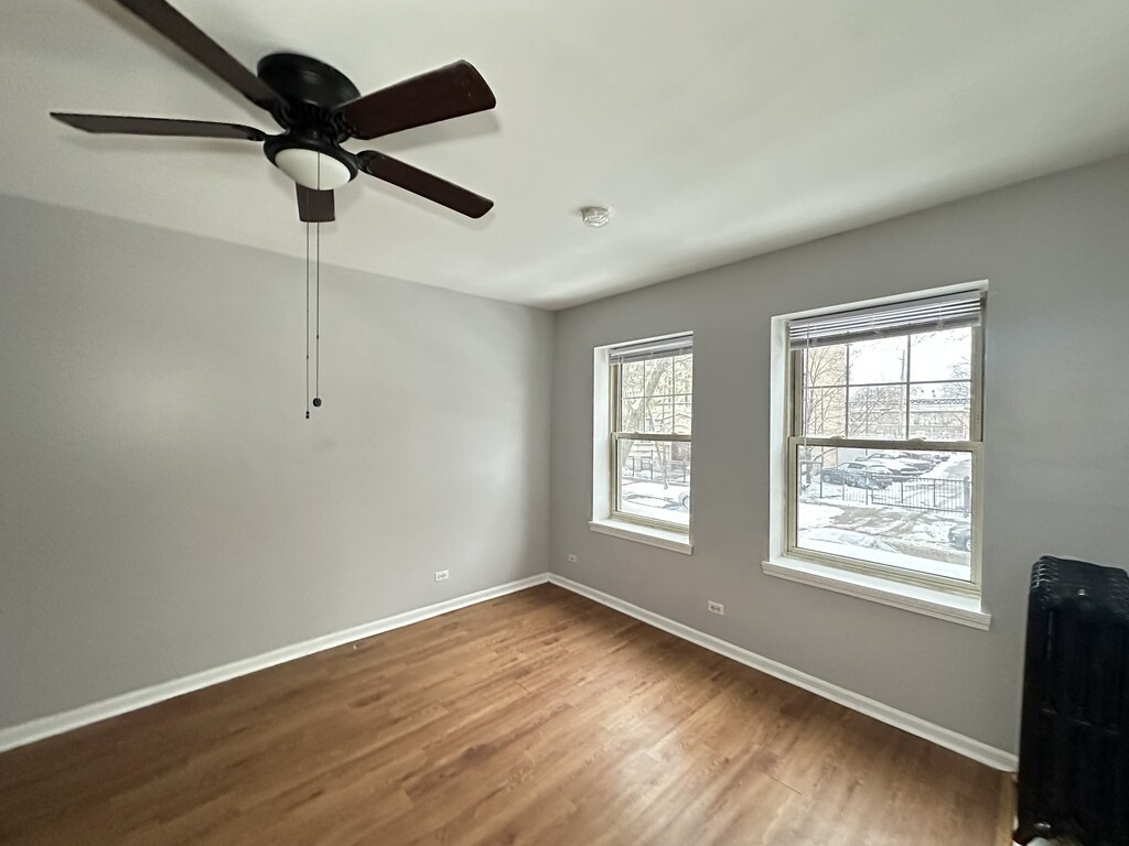 Building Photo - 4031 N Kenmore Ave