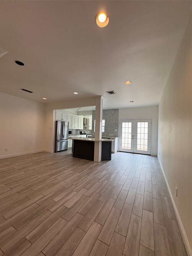 Building Photo - 12625 Memorial Dr