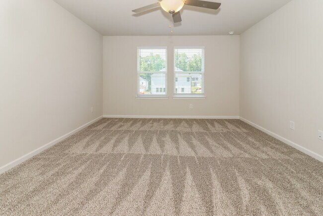 Building Photo - 512 Magnolia Dr