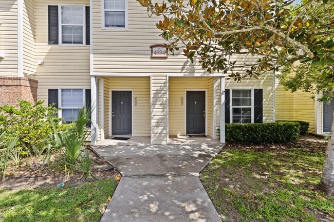 Primary Photo - Charming Magnolia Place Townhome