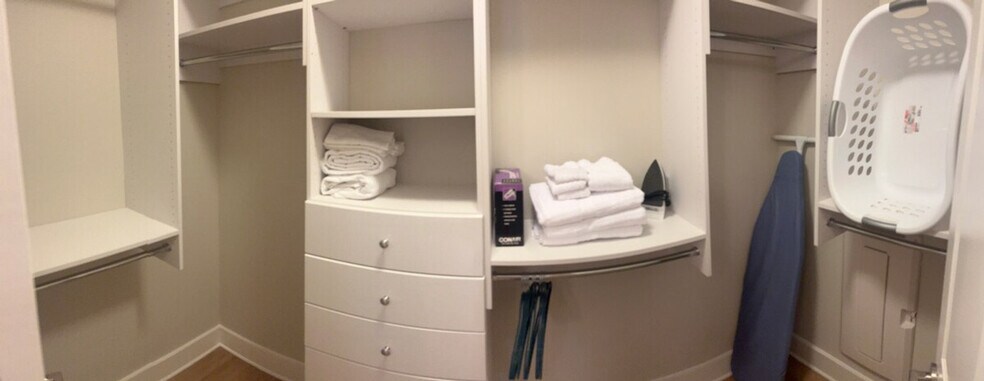 Building Photo - 6408 Providence Farm Ln