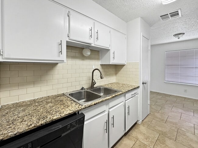 Building Photo - 7510 Old Spanish Trail