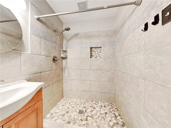 Building Photo - 3630 Winview Ct