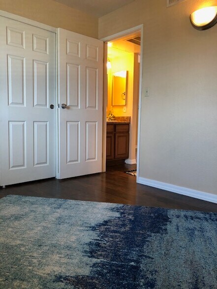 Building Photo - 1745 E Glenn #243