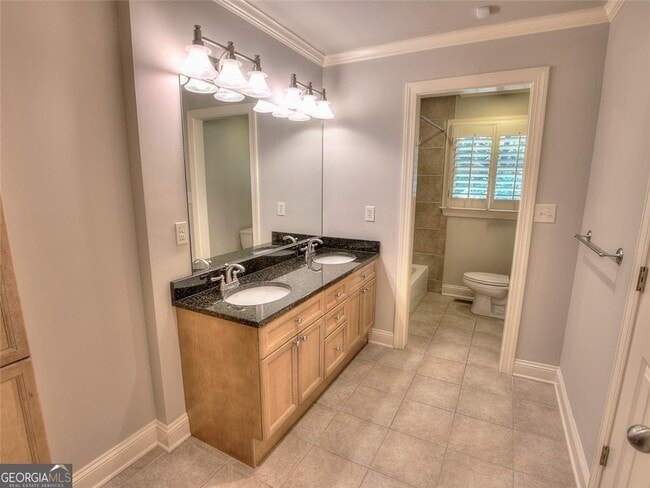 Building Photo - 5575 Lake Forrest Dr NW