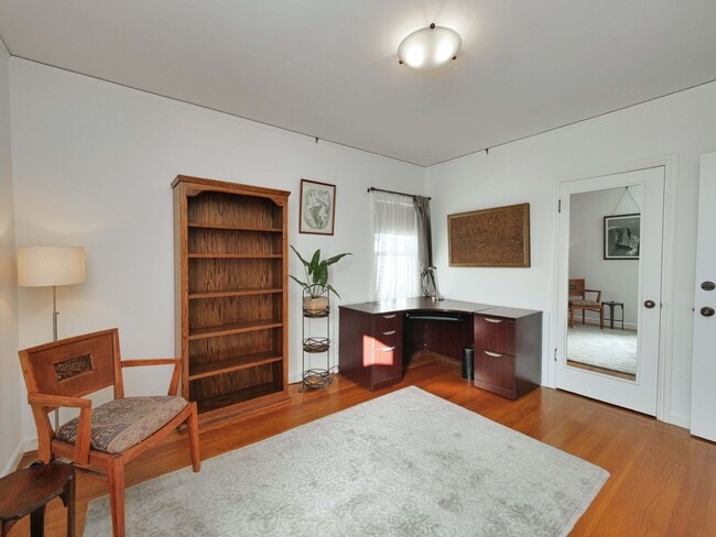 Building Photo - 1718 Le Roy Ave