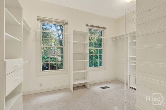 Building Photo - 2 Wakefield Pl