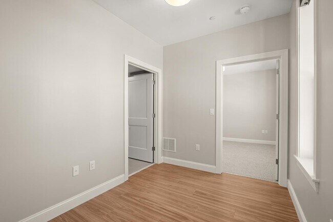 Building Photo - 99 Foundry Pl