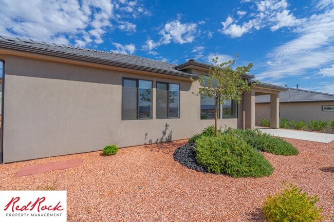 Building Photo - Modern 3 Bedroom Single-Level Home in Vill...