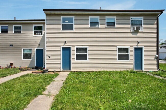 Building Photo - 2187-2193 Clarendon Ln