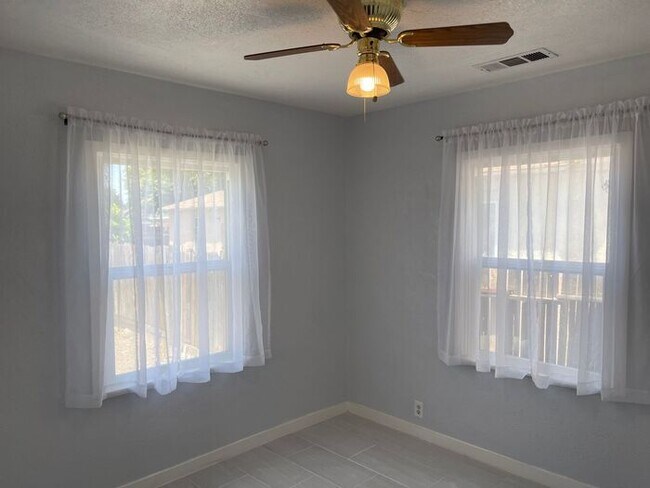 Building Photo - Coming Soon Modesto Renovated 3 Bedroom 1 ...