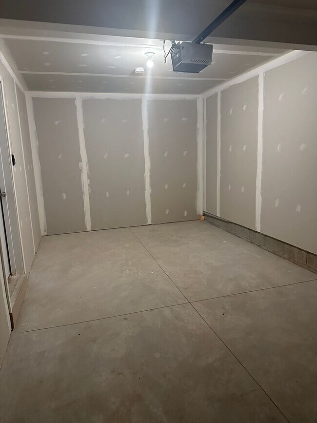 Building Photo - 1517 Red Fern Dr