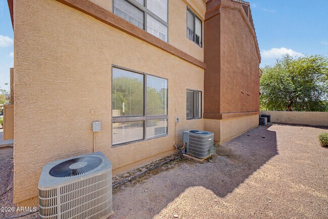 Building Photo - 16033 N 25th St