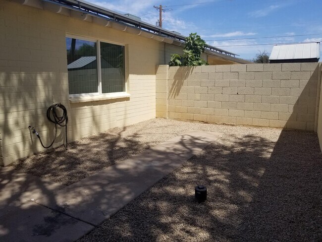 Building Photo - 2019 W Turney Ave