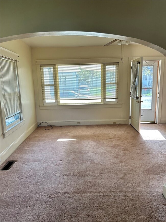 Building Photo - 970 Scio St