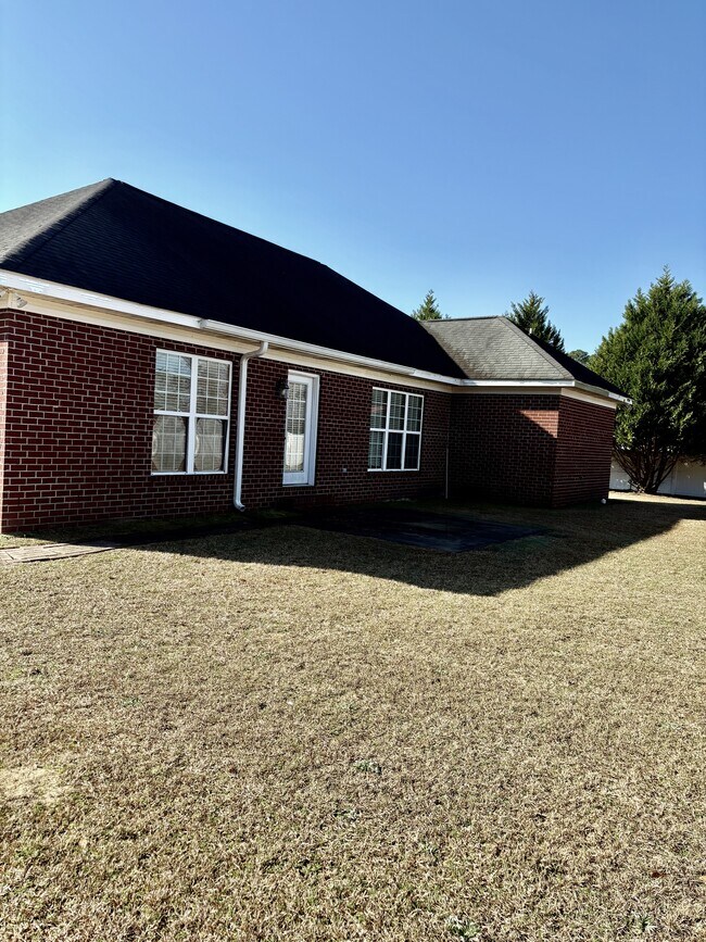 Building Photo - 1804 Old Carriage Trail