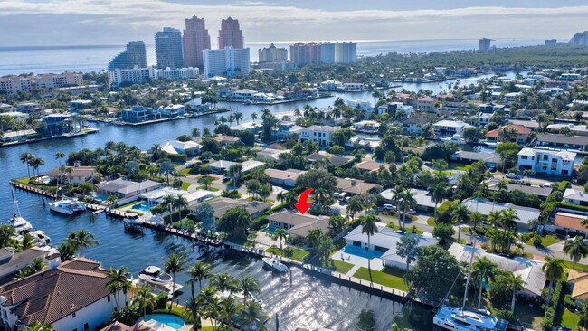 Building Photo - 2871 NE 26th Ct