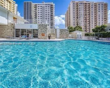 Building Photo - 1833 S Ocean Dr