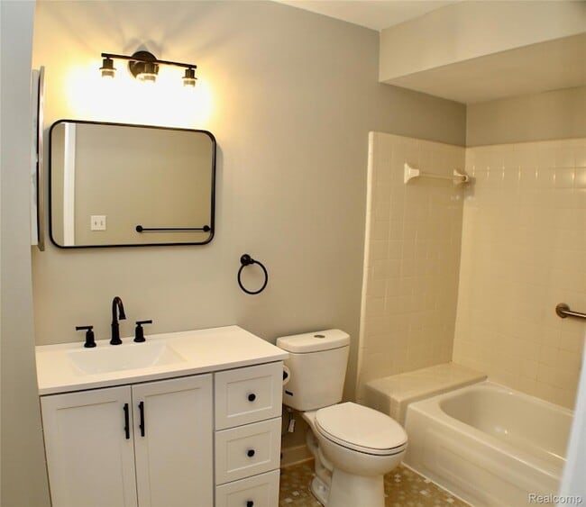Building Photo - 1483 Colony Dr