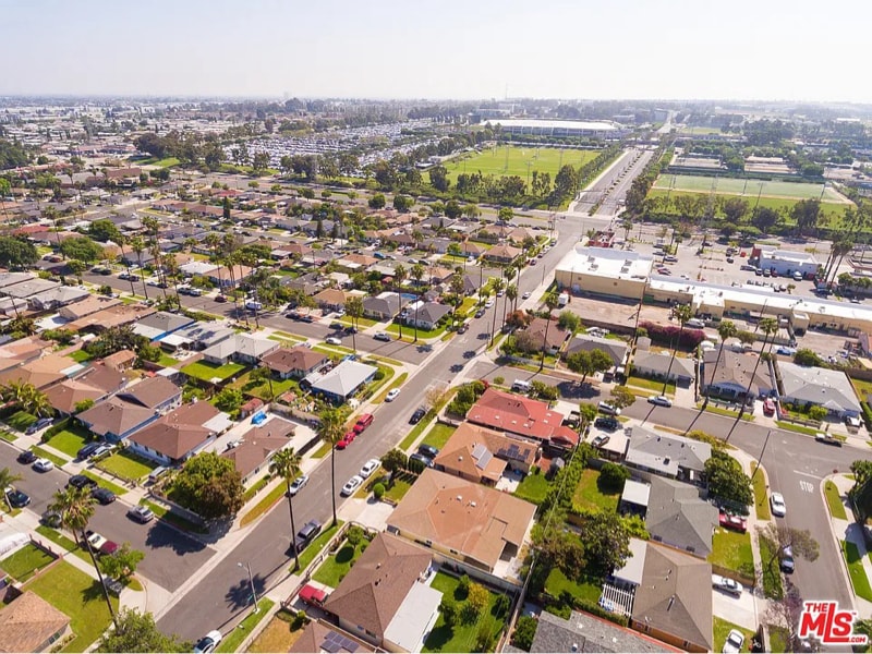 Building Photo - 430 E 184th St