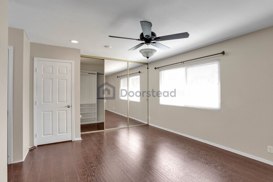 Building Photo - 2317 Eastbluff Dr