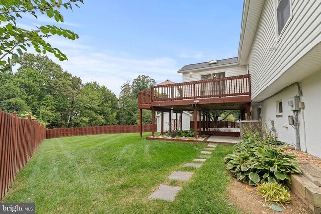Building Photo - 5590 Neddleton Ave