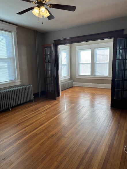 Building Photo - 296 Brown St