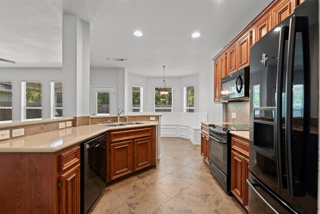 Building Photo - 12850 Pecan Shores Dr