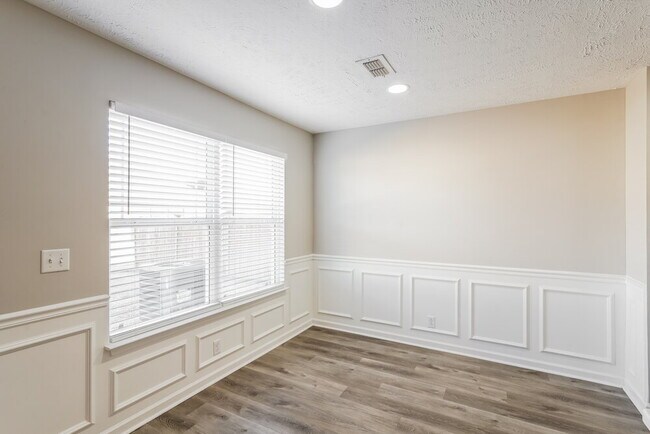 Building Photo - 1711 Bellamy Ln