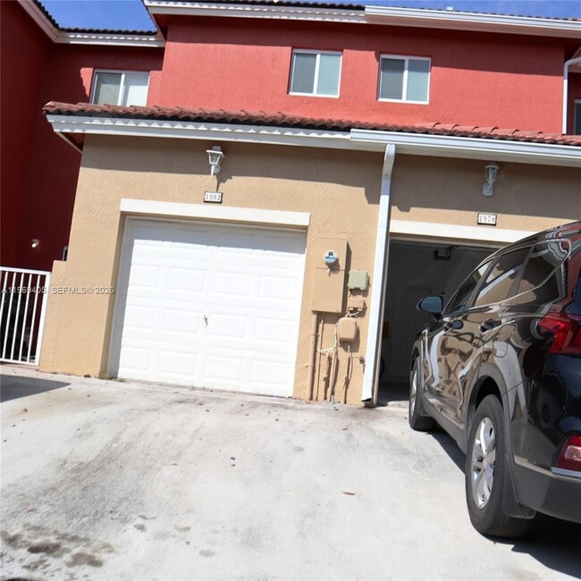 Building Photo - 1978 SE 23rd Terrace