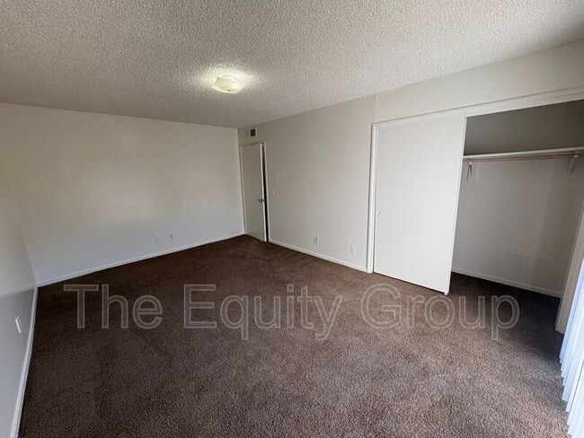 Building Photo - 941 S Demaree St