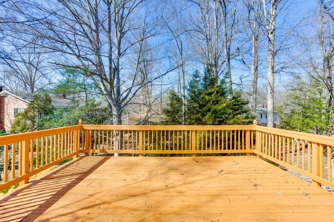 Building Photo - 9215 Cherrytree Dr