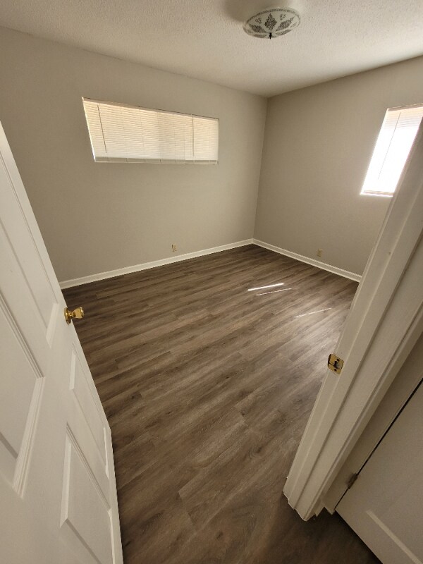 Building Photo - 2310 Beach Dr