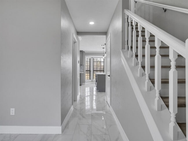 Building Photo - 1730 Pilgrim Journey Dr