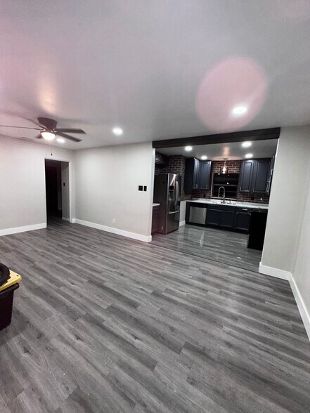 Building Photo - 429 Ventura Ave