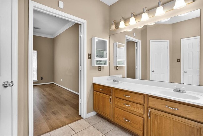 Building Photo - 20931 Deauville Dr