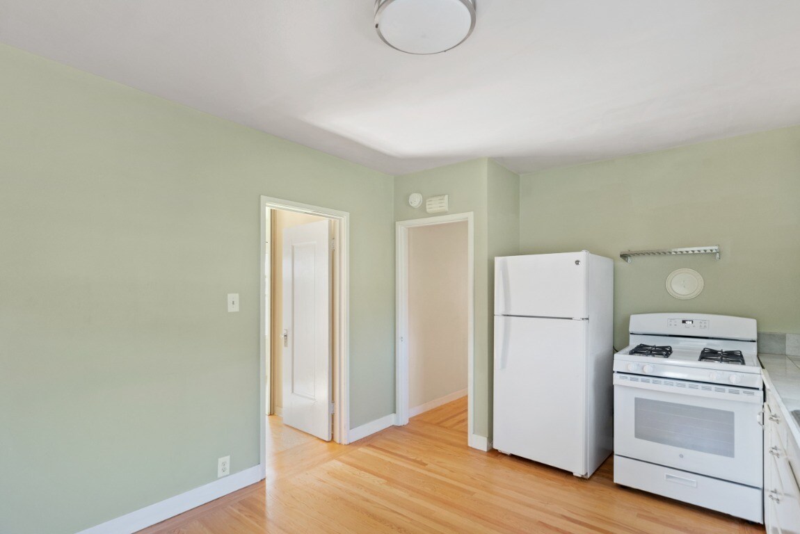 Building Photo - 485 36th St