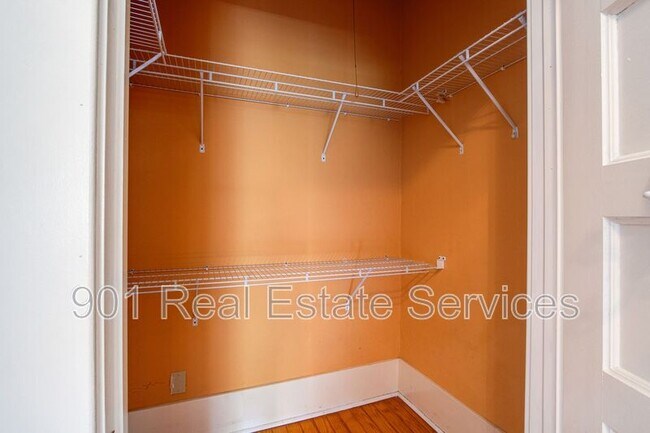 Building Photo - 225 N McNeil St