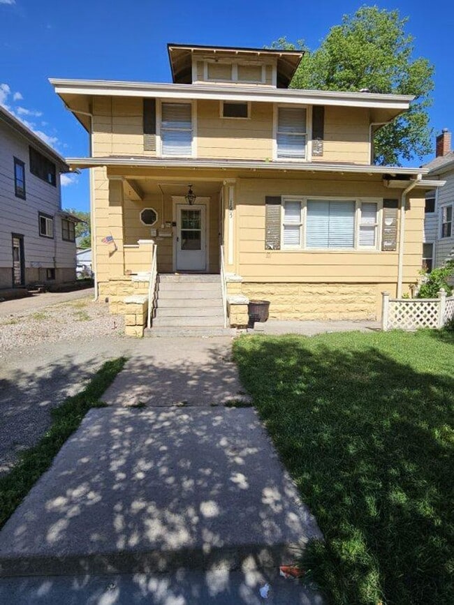 Building Photo - 1605 11th Ave