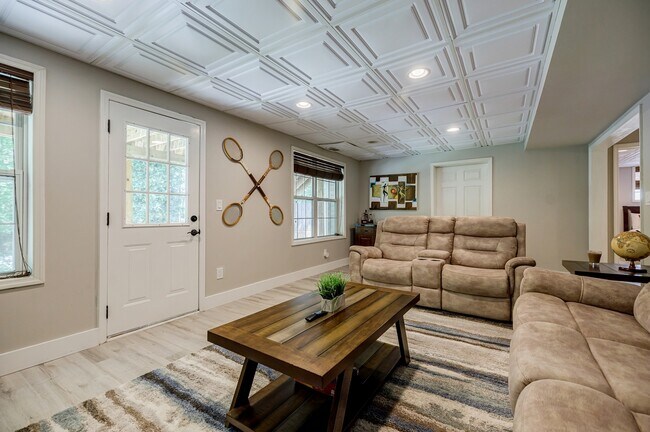 Building Photo - 2105 Brookridge Ter