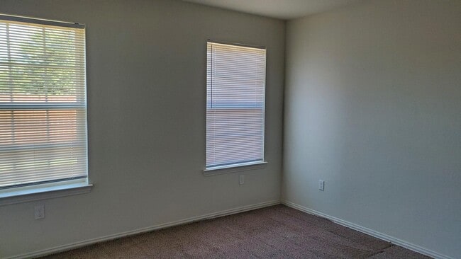 Building Photo - 3621 Scarlet Ln