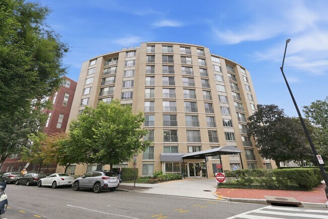 Building Photo - 1239 Vermont Ave NW