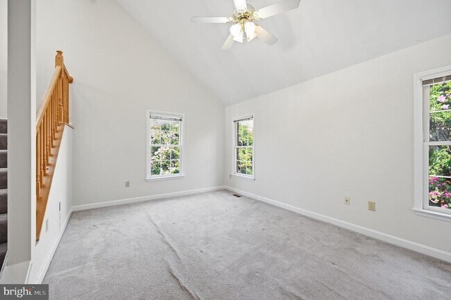 Building Photo - 6030 Kelsey Ct