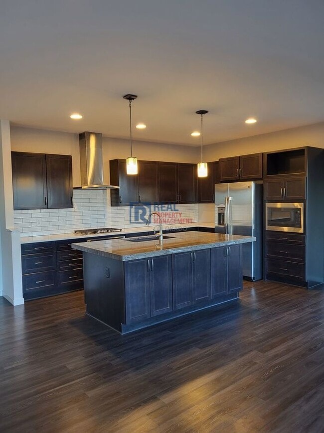Building Photo - 14381 Mosaic Ave