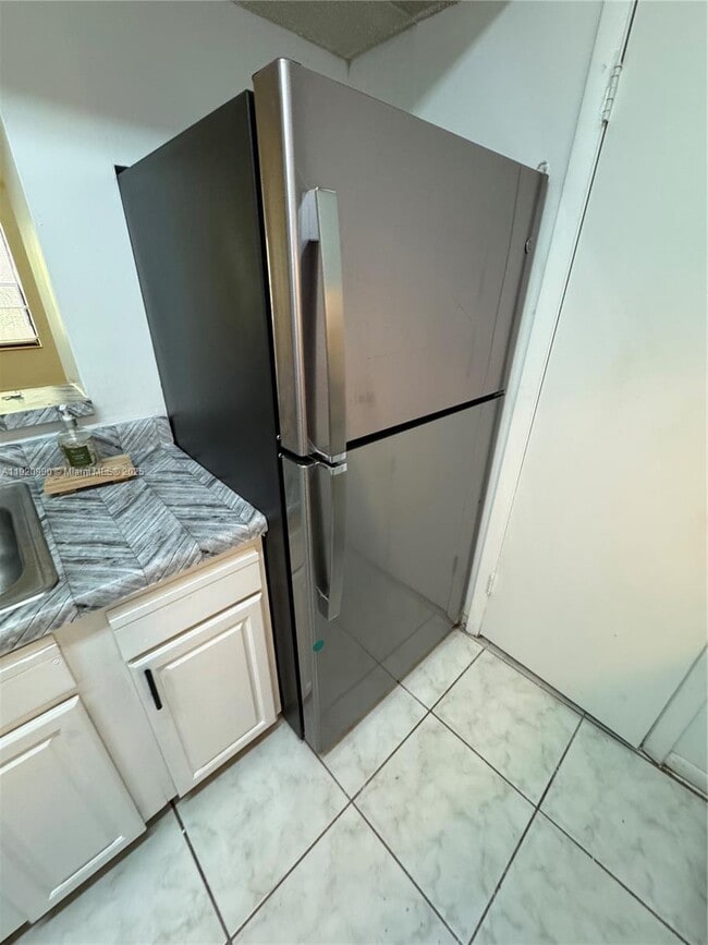 Building Photo - 4341 W McNab Rd