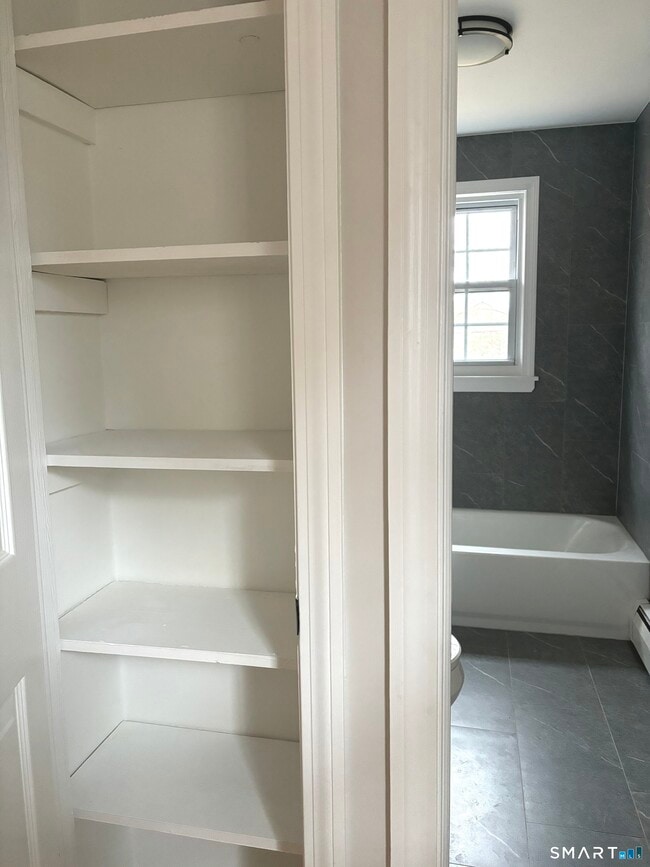 Building Photo - 17 Brickyard Rd