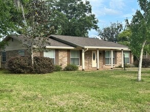 Building Photo - 2724 Lexington Dr