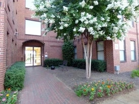 Building Photo - 721 Litty Ct