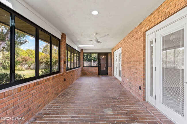 Building Photo - 16 Forest View Way