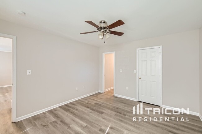 Building Photo - 9022 Jaldena Dr
